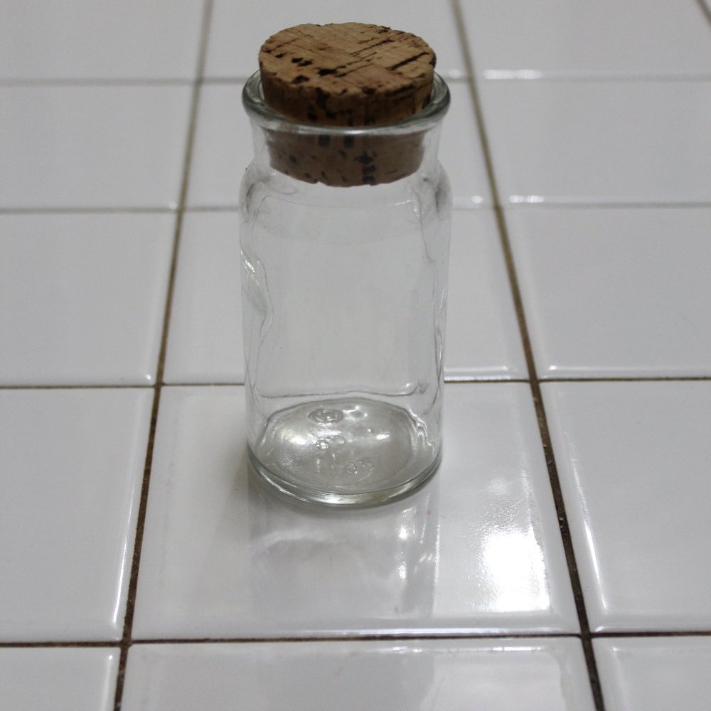1 pc clear glass bottle with cork 4,4 fl oz 130 ml